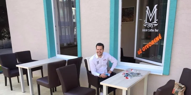 Káva s croissantom, marlenkou, so zmrzlinou alebo limonádou