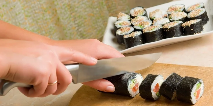 Naučte sa od naslovovzatých odborníkov robiť prvotriedne sushi a hneď si na ňom aj pochutnajte!