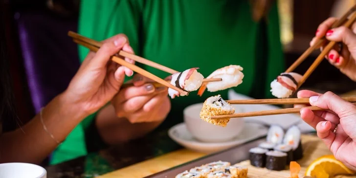 Naučte sa od naslovovzatých odborníkov robiť prvotriedne sushi a hneď si na ňom aj pochutnajte!
