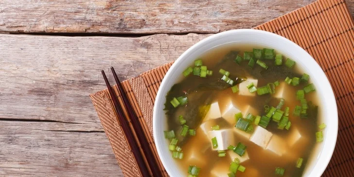 Naučte sa od naslovovzatých odborníkov robiť prvotriedne sushi a hneď si na ňom aj pochutnajte!