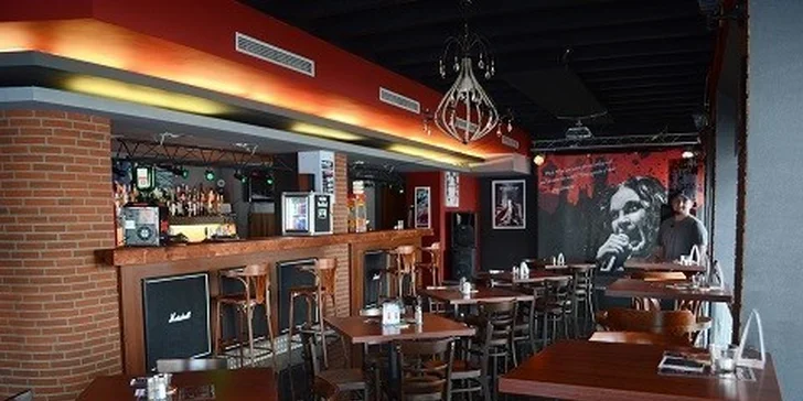 Skvelé hamburgery s hranolčekmi a cibuľovými krúžkami v Starom Meste