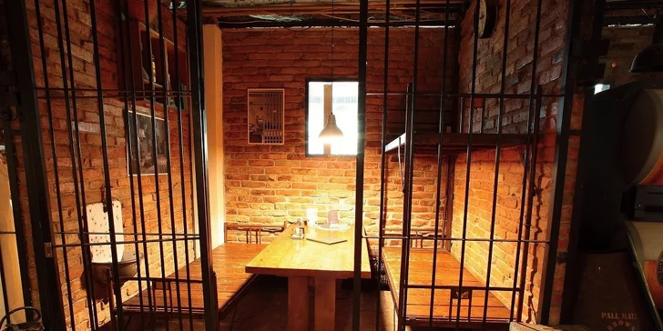 2 x pizza podľa vlastného výberu v štýlovom väzení Alcatraz