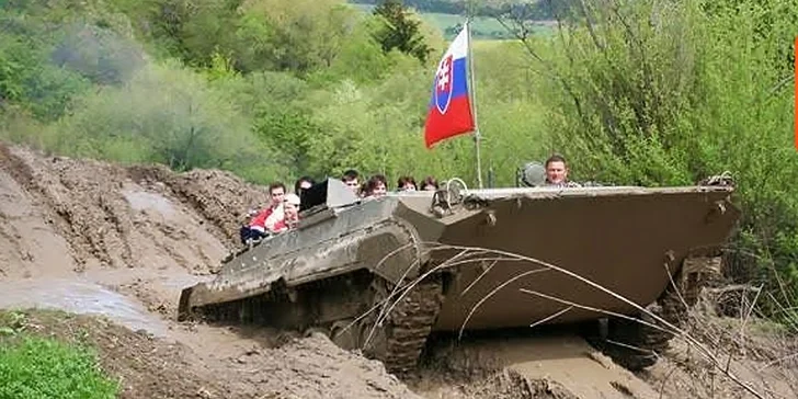 Adrenalínová jazda na tanku!