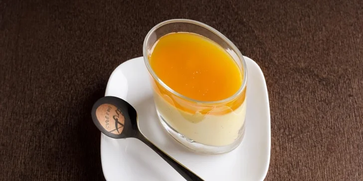 8 druhov káv a čoko mouse, panna cotta alebo cheese cake