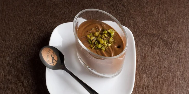 8 druhov káv a čoko mouse, panna cotta alebo cheese cake