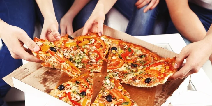Dve vynikajúce 32 cm pizze podľa vlastného výberu s donáškou od Pizza Pazza
