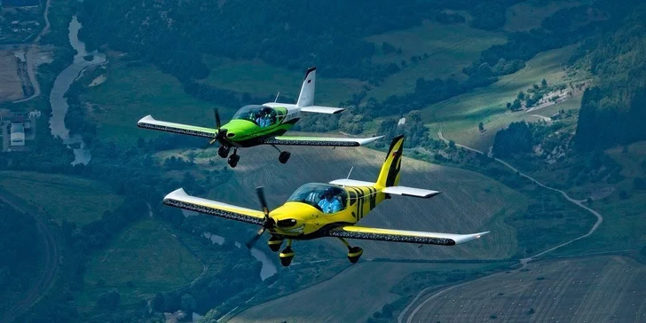 Let lietadlom Viper SD4 s možnosťou pilotovania