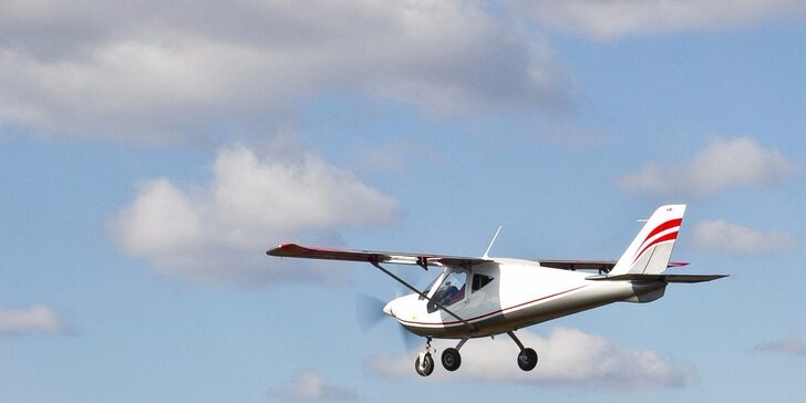Let lietadlom Viper SD4 s možnosťou pilotovania