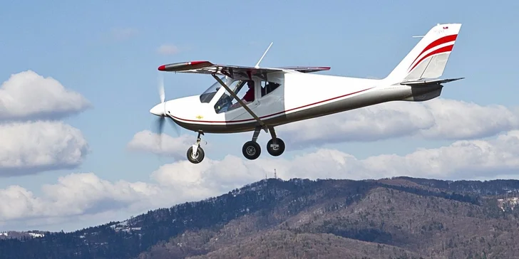 Let lietadlom Viper SD4 s možnosťou pilotovania