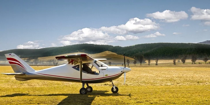 Let lietadlom Viper SD4 s možnosťou pilotovania