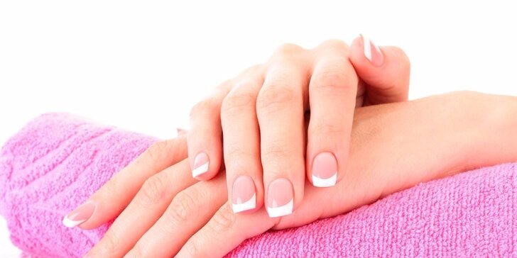 Klasická manikúra a relaxačná masáž rúk