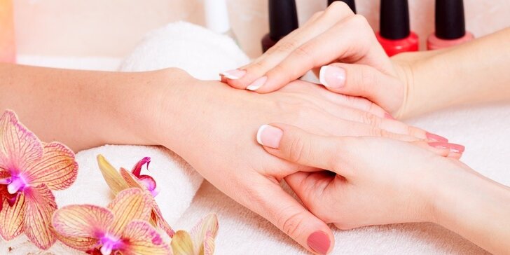 Klasická manikúra a relaxačná masáž rúk
