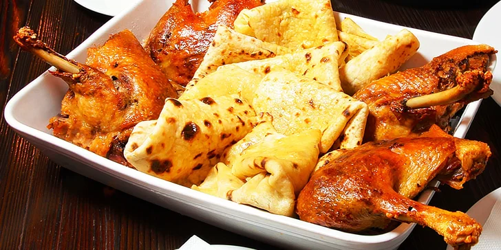 Poriadna gurmánska nádielka pre min. 4 osoby: kačica, lokše, knedle, kapusta a jablkové pyré