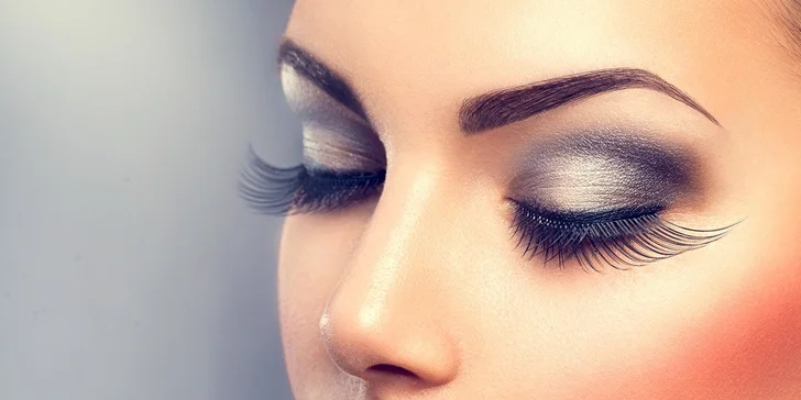 Očarujúce 4D mihalnice značky Goldlashes, permanentný make up obočia - 3D čiarkovanou metódou