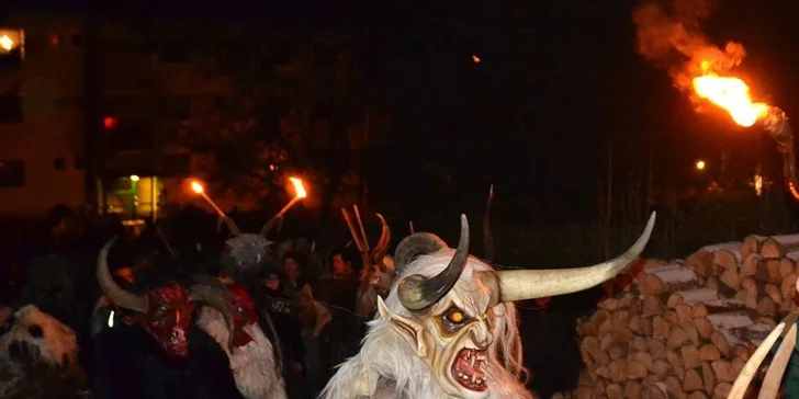 Na vianočné trhy do Mariazellu a na slávne podujatie Krampuslauf - Beh čertov