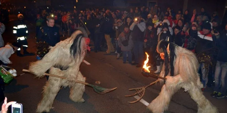Na vianočné trhy do Mariazellu a na slávne podujatie Krampuslauf - Beh čertov
