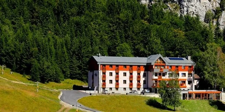 SKI & wellness pobyt priamo na Malinom Brde alebo turistika a relax - platnosť do 31.8.2016!