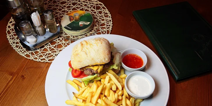 Hovädzí burger, hranolčeky a dresing v "base" NEW ALCATRAZ