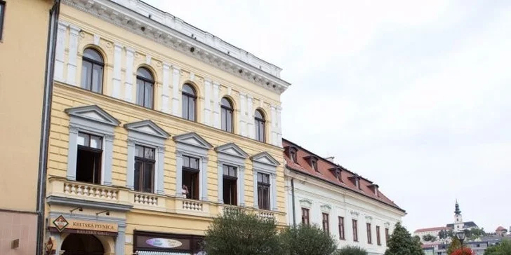 Pečené koleno s oblohou alebo steak Chateubriand s fritovanými zemiakmi
