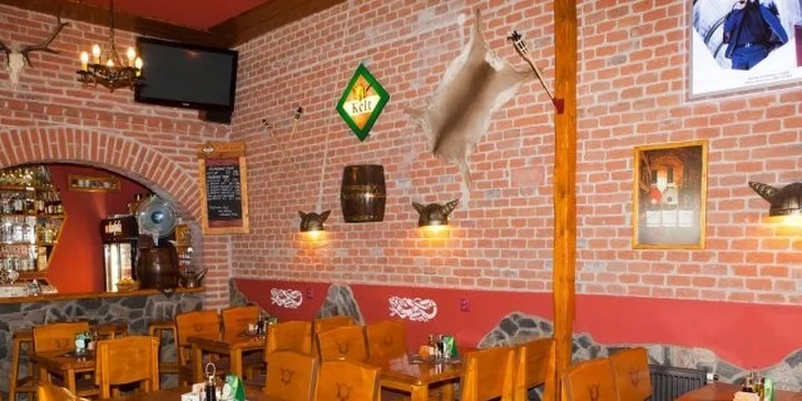 Pečené koleno s oblohou alebo steak Chateubriand s fritovanými zemiakmi