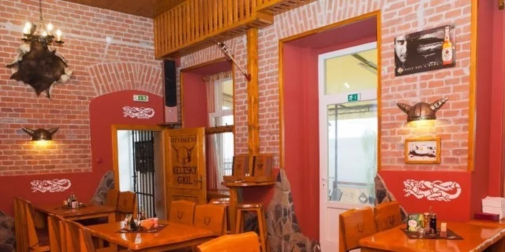 Pečené koleno s oblohou alebo steak Chateubriand s fritovanými zemiakmi