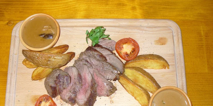 Pečené koleno s oblohou alebo steak Chateubriand s fritovanými zemiakmi
