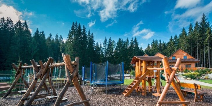 Jesenný wellness pobyt pre 2-4 osoby v najväčšom Thermal Parku v Beskydách, deti do 12 r. zdarma