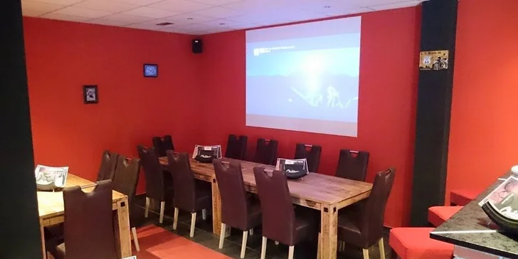 Polkilové pečené koleno aj s pivom v Camino del Diablo