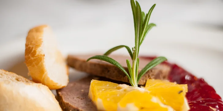 Vychutnajte si štvorchodové divinové menu v reštaurácii Zichy