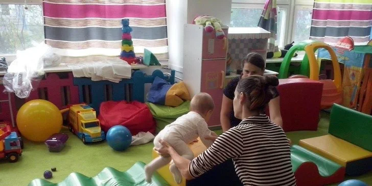 Detská narodeninová oslava alebo vstup do centra Hopsáčik