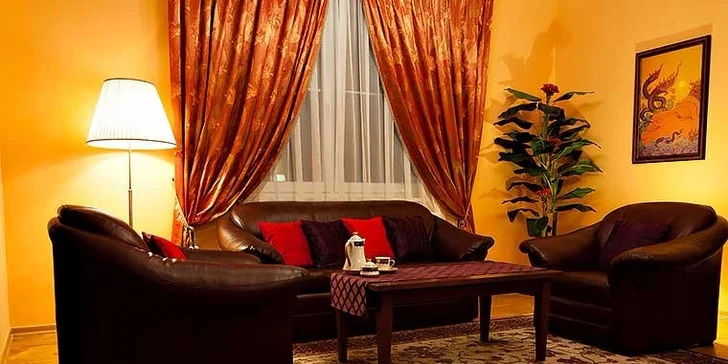 60-min. luxusná thajská špeciálna masáž chrbta a šije alebo masáž chodidiel v Dhara Dhevi