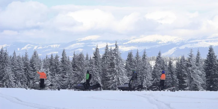 Adrenalín na snežných skútroch v Slovenskom rudohorí