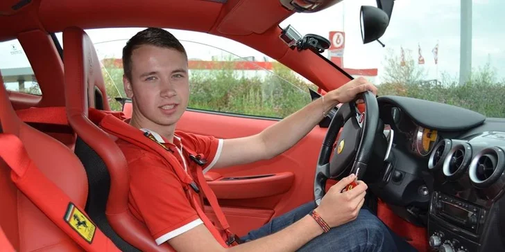 Polhodina za volantom žhavých krásavcov! LAMBO & FERRARI!