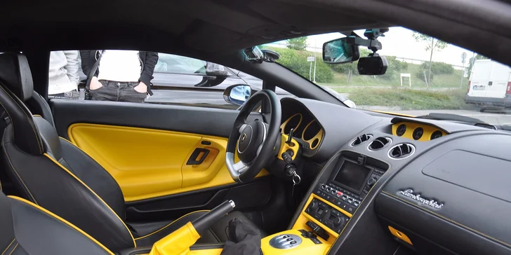 Nezabudnuteľná jazda na LAMBORGHINI alebo FERRARI!