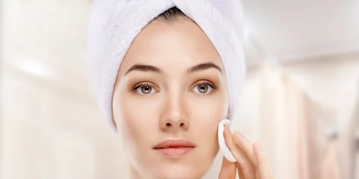 Hĺbkové čistenie pleti a peeling Skin Scrubberom