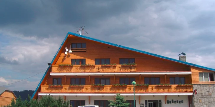 Užite si vo dvojici wellness aj lyžovanie v Beskydách.
