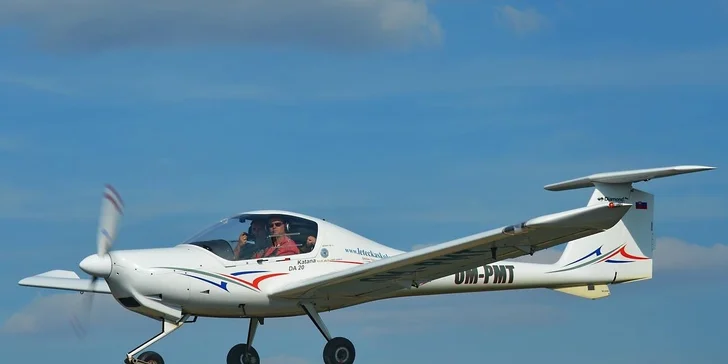 Vzrušujúci let lietadlom CESSNA 150. Teraz špeciálne darčekové balíčky!