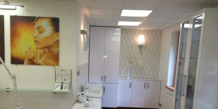 Aplikácia kmeňových buniek s Vital Injektorom pre krásnu a omladenú pleť