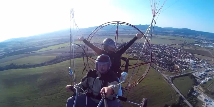 Motorový paragliding tandem - vyhliadkový let Airchopperom, okolie Trenčín alebo Bratislava
