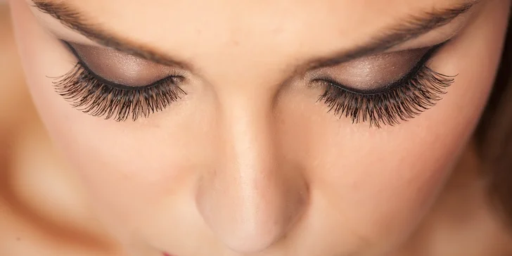 3D predĺženie mihalníc a úprava obočia Eyebrow Threading