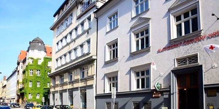 Poctivá porcia krídel v Staromestskom pube