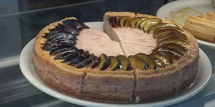 Čaj alebo espresso a domáci koláčik z dennej ponuky