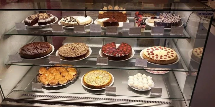 Čaj alebo espresso a domáci koláčik z dennej ponuky