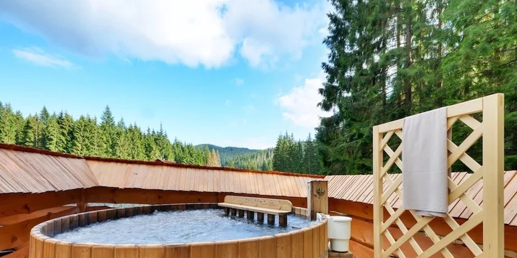SKI & WELLNESS pobyt v Beskydách pre 2-4 osoby na Vianoce alebo Silvester v hoteli Ondrášův dvůr****