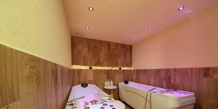 SKI & WELLNESS pobyt v Beskydách pre 2-4 osoby na Vianoce alebo Silvester v hoteli Ondrášův dvůr****