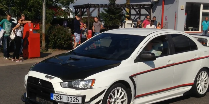 Jazda na BMW, Mitsubishi či Porsche ako vodič alebo spolujazdec
