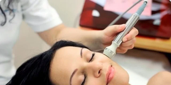 Wellness pobyt pre celú rodinu v liečebných termálnych kúpeľoch Sárvár s dopravou, 1 dieťa do 12 rokov ubytovanie zdarma, termín cez školské prázdniny!