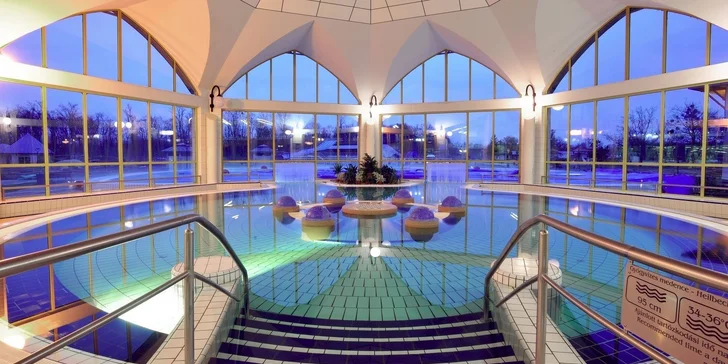 Wellness pobyt pre celú rodinu v liečebných termálnych kúpeľoch Sárvár s dopravou, 1 dieťa do 12 rokov ubytovanie zdarma, termín cez školské prázdniny!