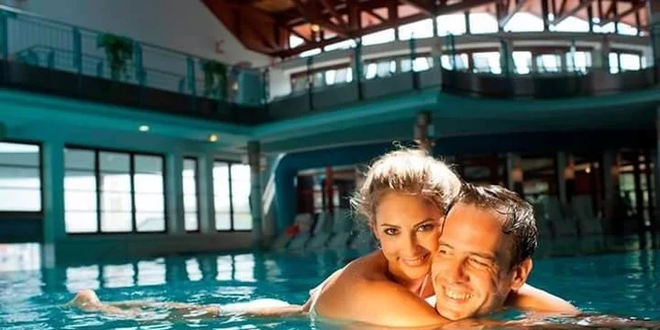 Wellness pobyt pre celú rodinu v liečebných termálnych kúpeľoch Sárvár s dopravou, 1 dieťa do 12 rokov ubytovanie zdarma, termín cez školské prázdniny!