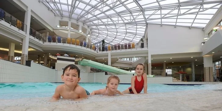 Wellness pobyt pre celú rodinu v liečebných termálnych kúpeľoch Sárvár s dopravou, 1 dieťa do 12 rokov ubytovanie zdarma, termín cez školské prázdniny!